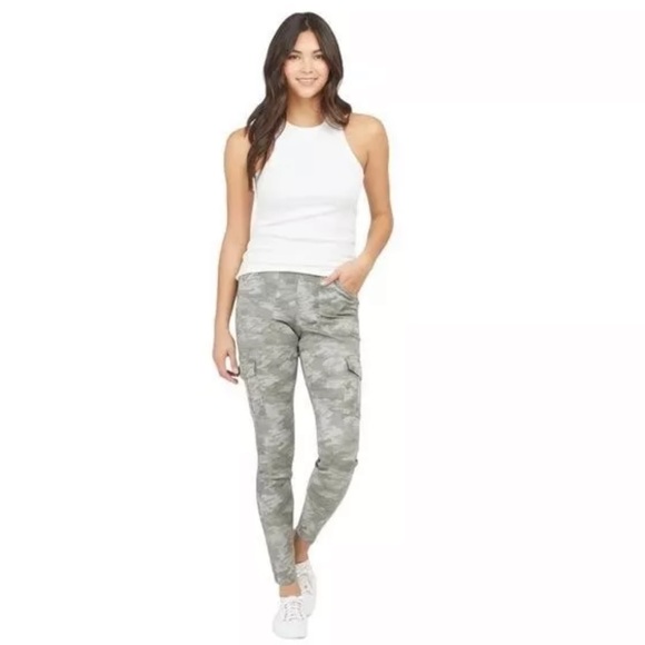 NWT SPANX Camo Cargo Skinny Jeans Jeggings - Picture 2 of 9